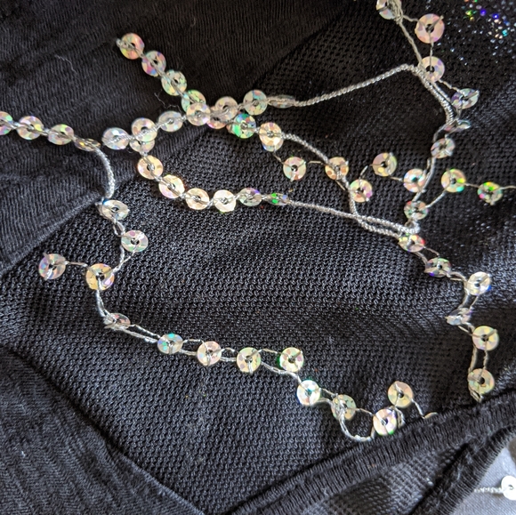 Top with sequins - Picture 4 of 4